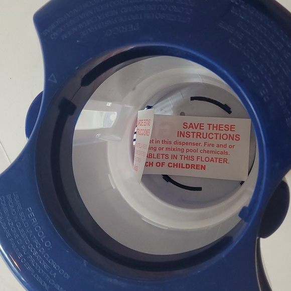 Pool chlorene dispensor and thermometer - Picture 3 of 6